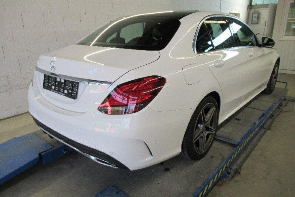 Mercedes-AMG C-Klasse 2019 фото 1