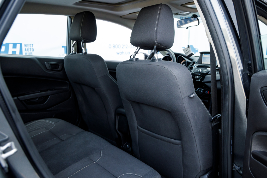 Ford Fiesta SE 2019 фото 23