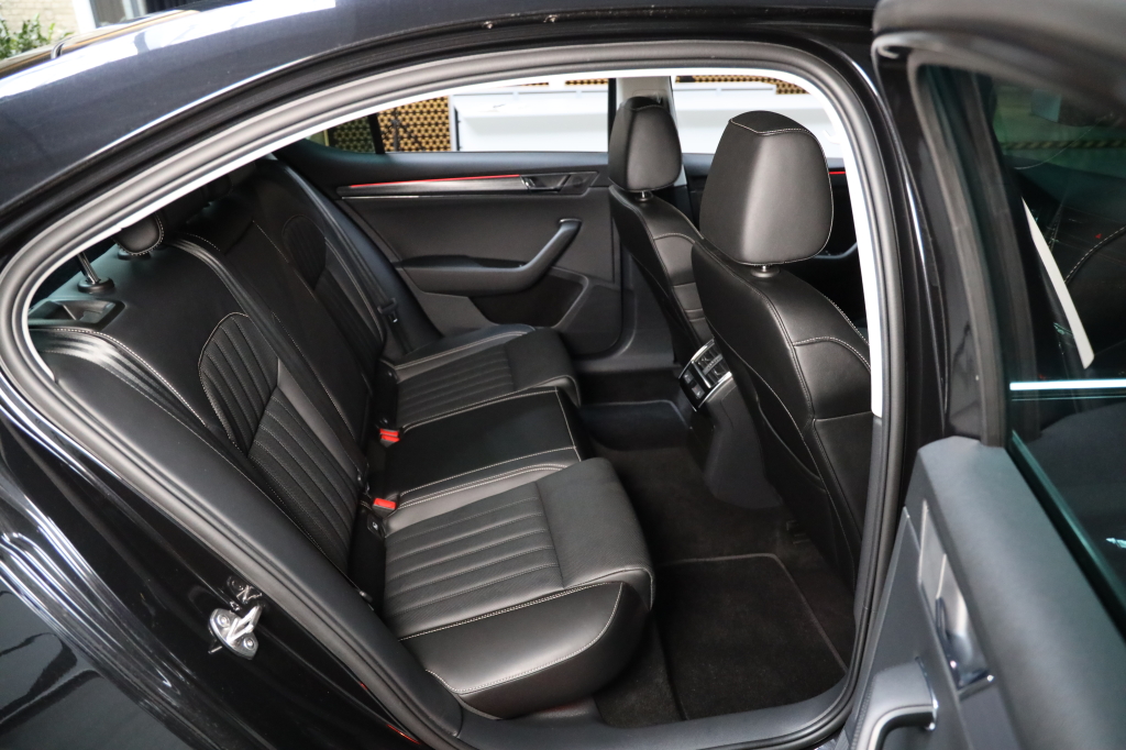 Skoda Superb 2022 фото 17