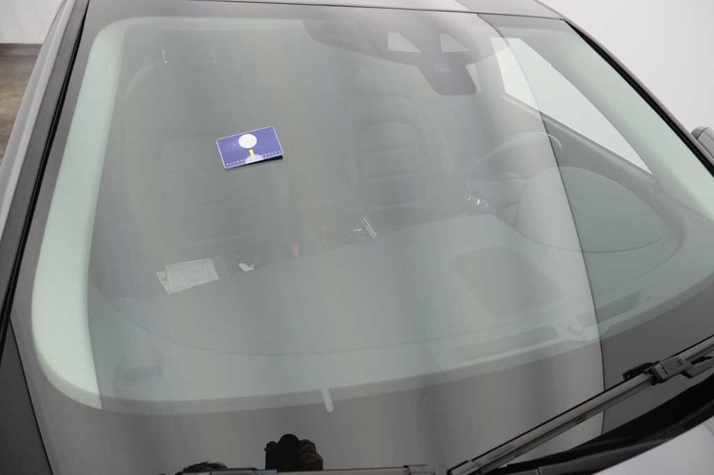 Jaguar XE 2015 фото 43