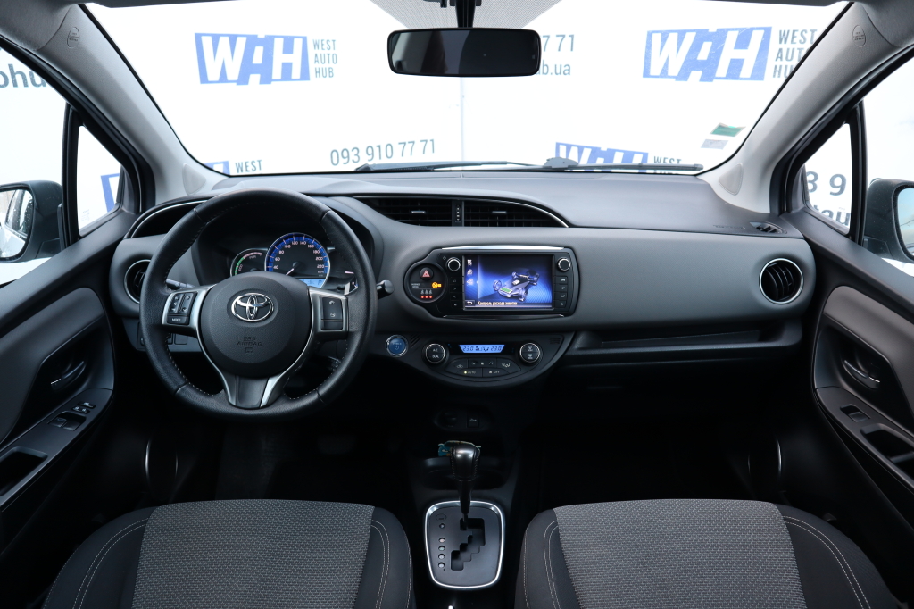 Toyota Yaris photo 5