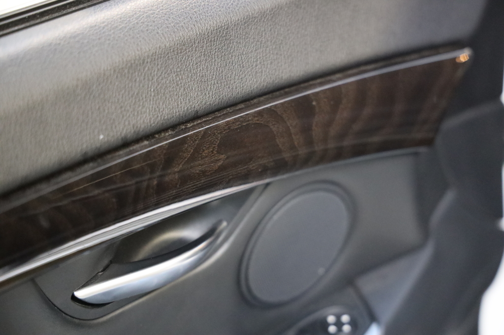 BMW 5 Series GT 2015 фото 11