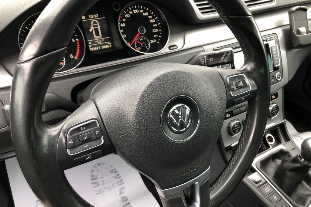 Volkswagen Passat B7 Panorama 2012 фото 18