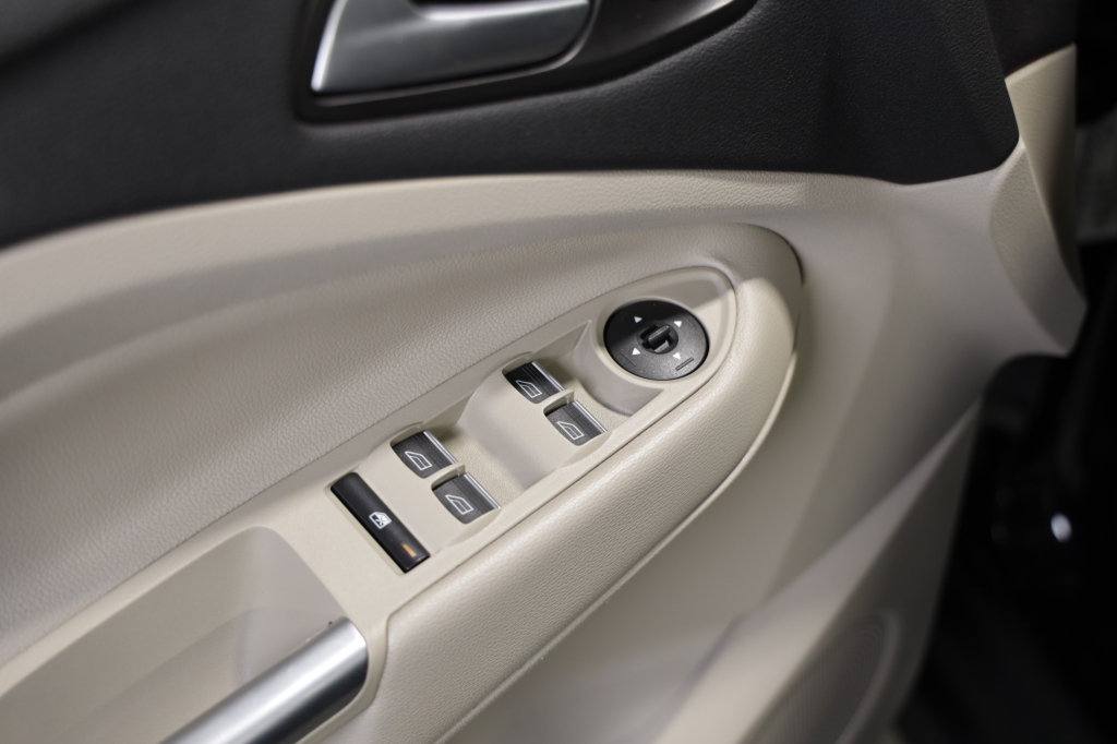 Ford C-Max 2016 фото 22