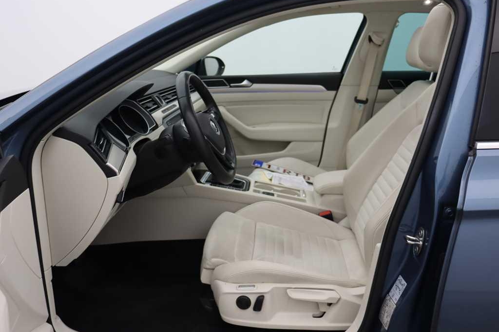 Volkswagen Passat Variant 2017 photo 3