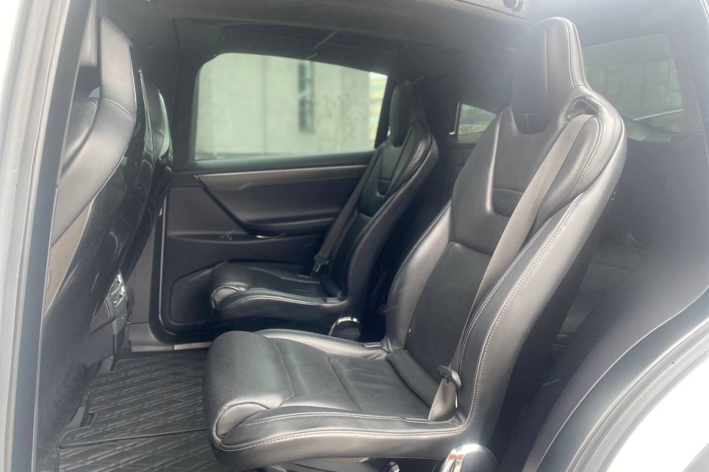 Tesla Model X 90D 2016 photo 13