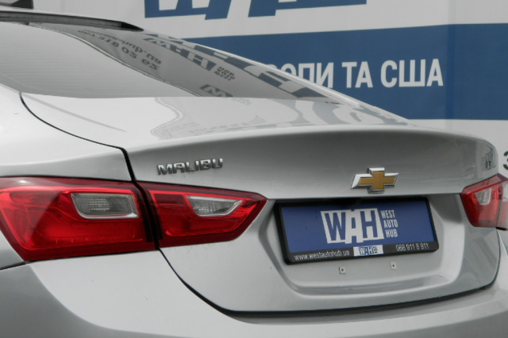 Chevrolet Malibu LE 2018 фото 12