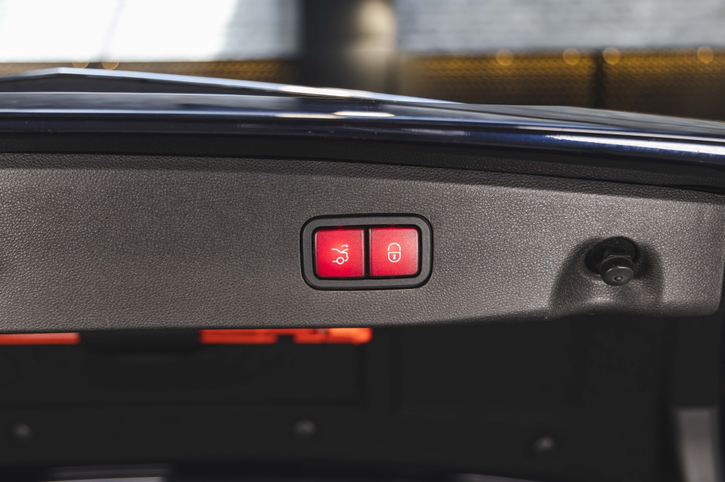 Mercedes-Benz E-Class E350 2014 photo 39