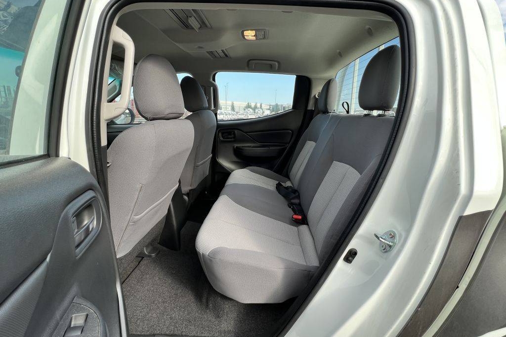 Mitsubishi L200 4x4 2.5D GLX Double Cab 2023 фото 12