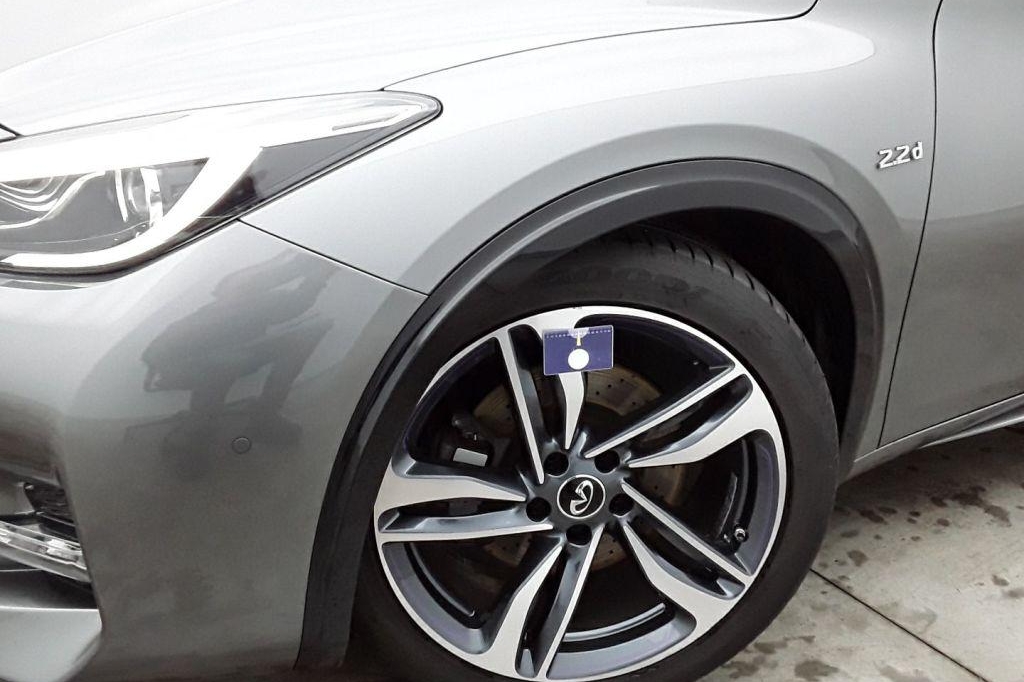 Infiniti Q30 2018 photo 14