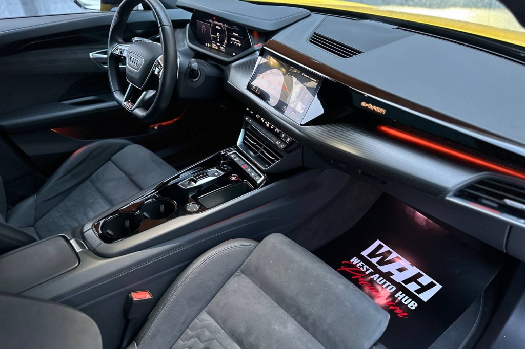 Audi RS e-tron GT 2021 фото 17