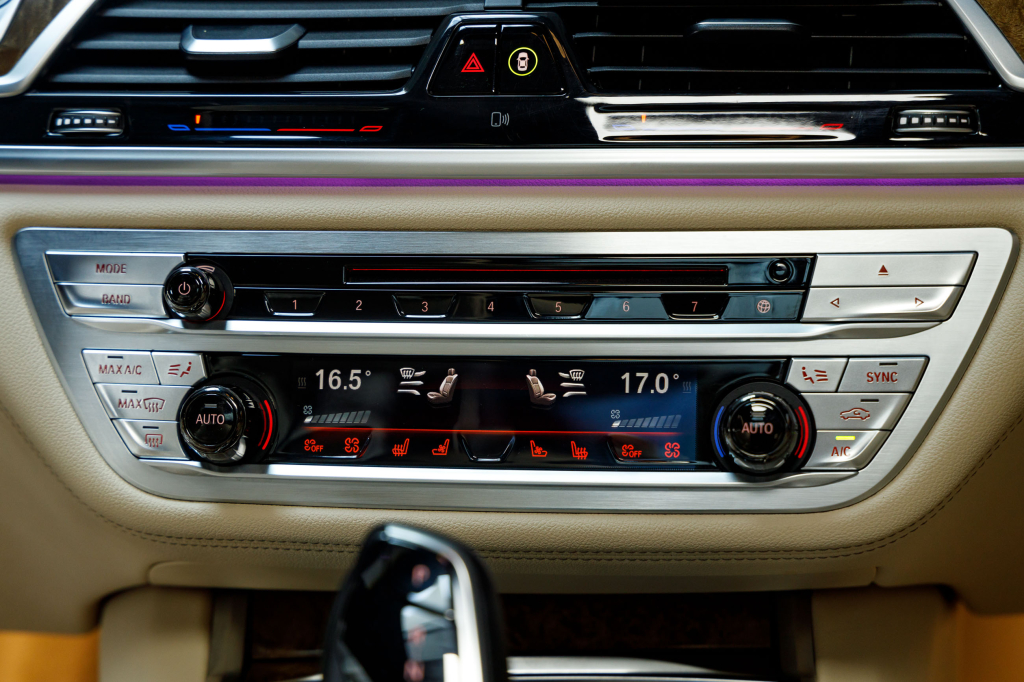 BMW 740 2016 фото 28