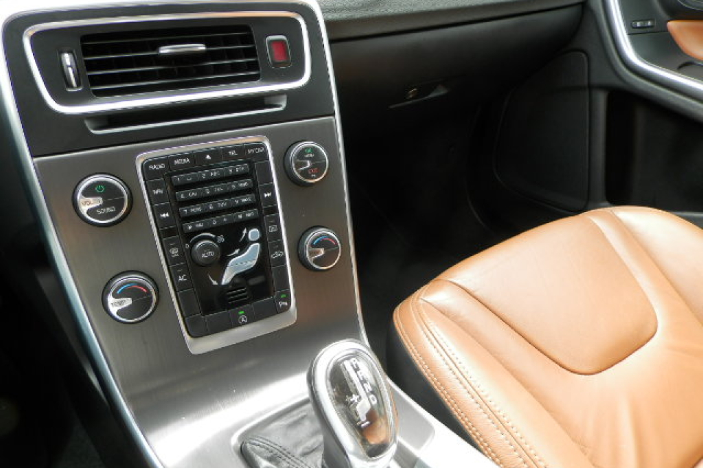 Volvo V60 2012 photo 6