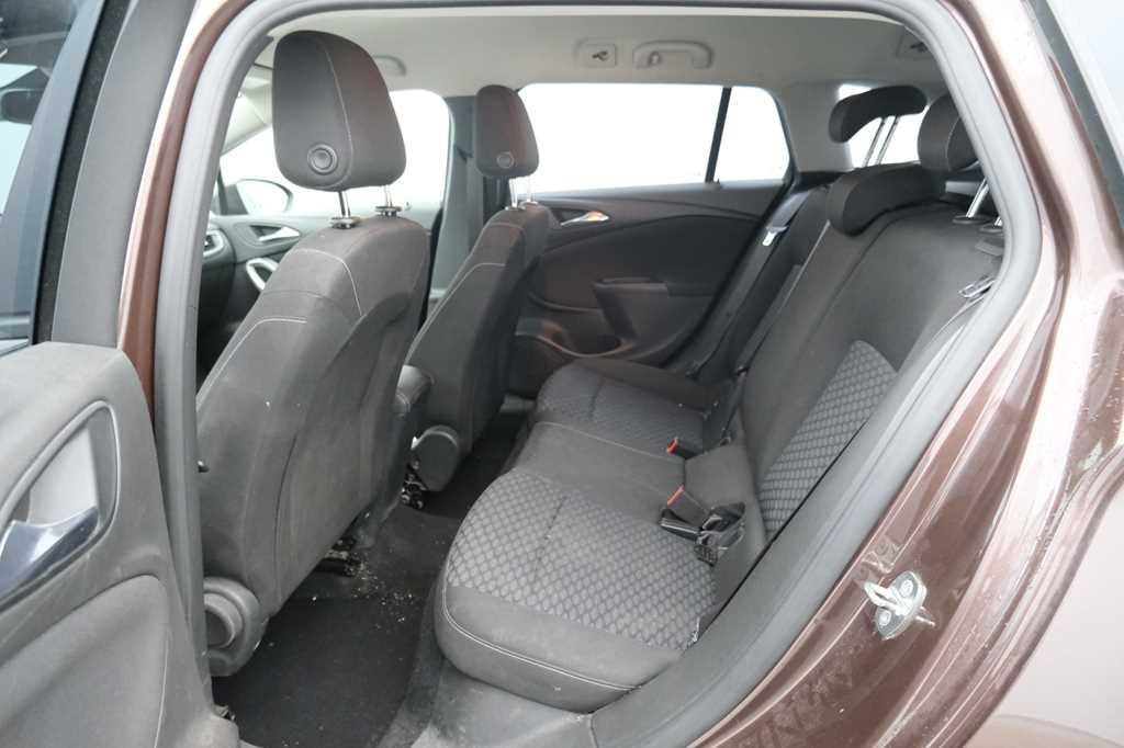 Opel Astra Sports Tourer 2017 фото 5