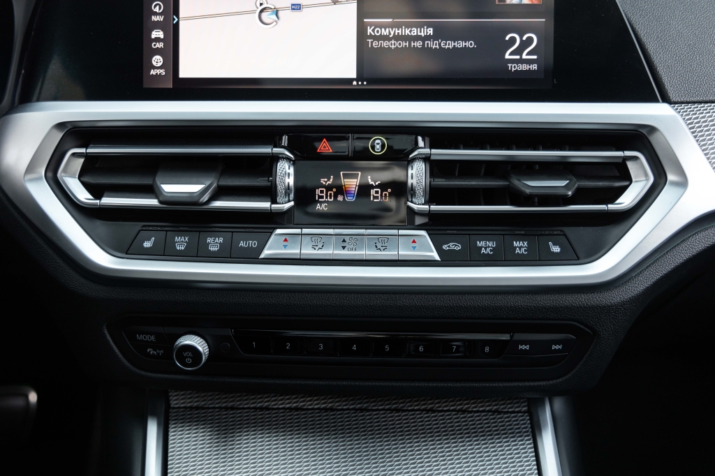 BMW 3 Series 320d 2019 фото 23