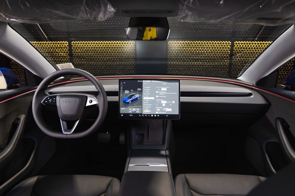Tesla Model 3 2024 фото 37