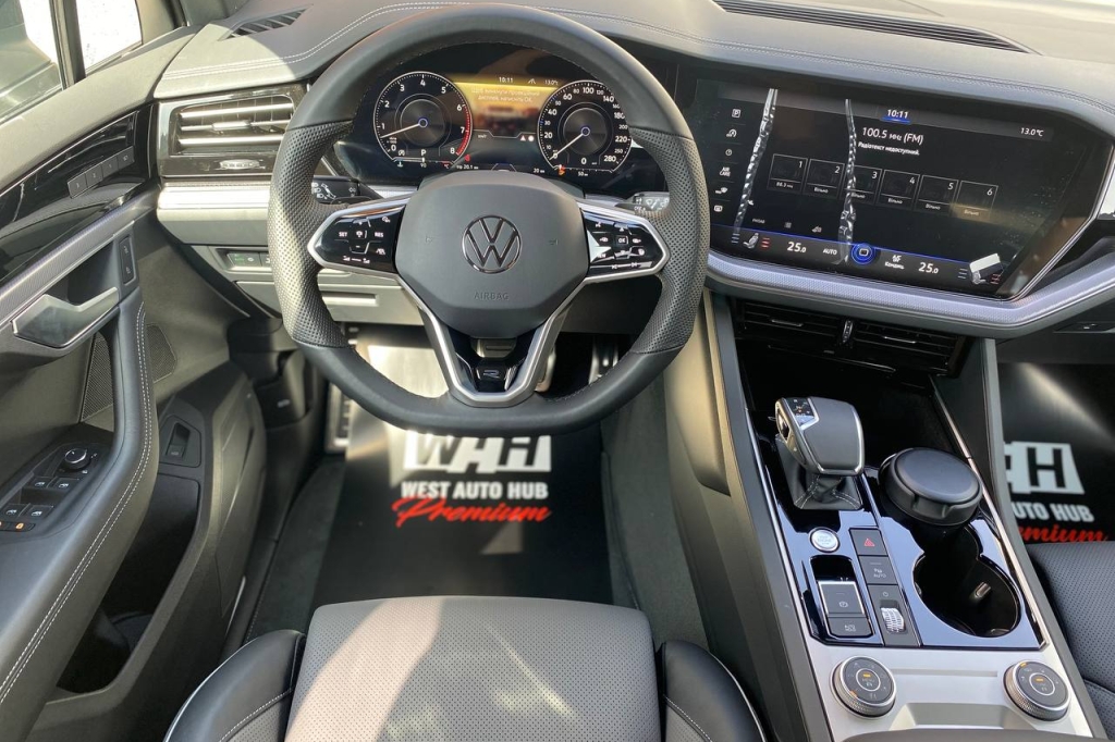 Volkswagen Touareg PLATINUM 2022 фото 18