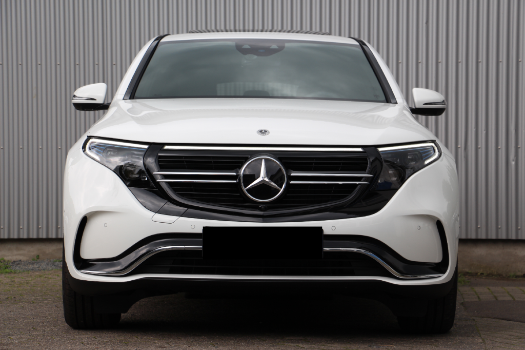 Mercedes-AMG EQC 400 2021 фото 2