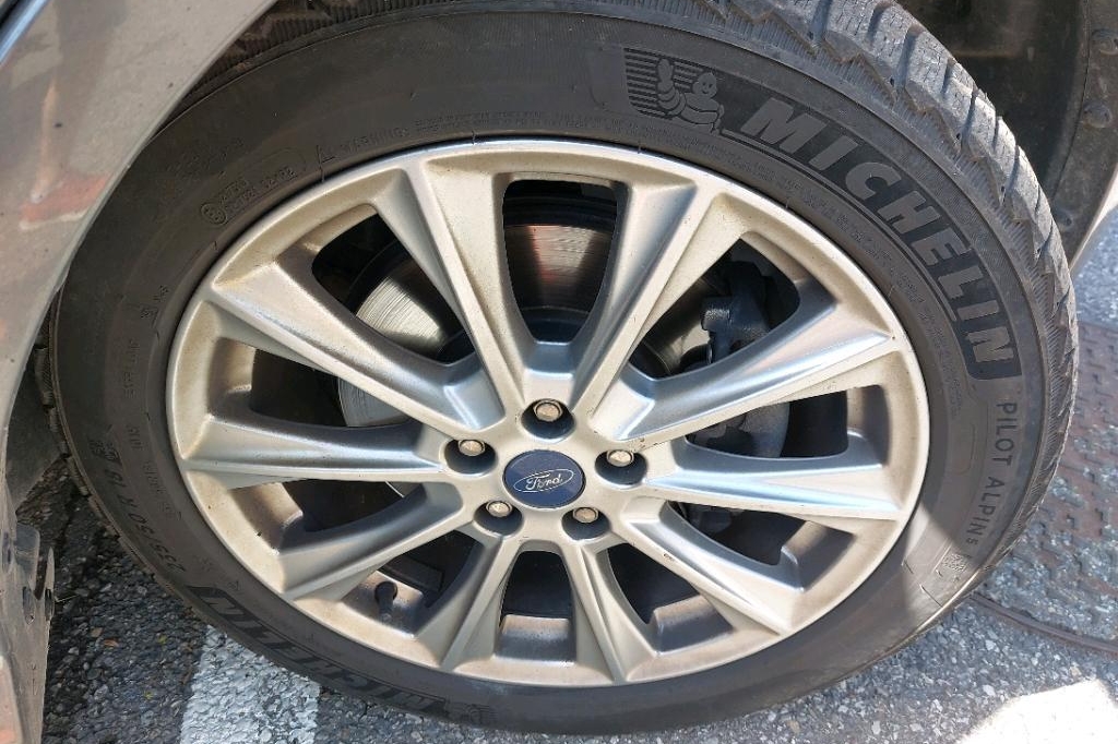 Ford Kuga 2018 фото 23