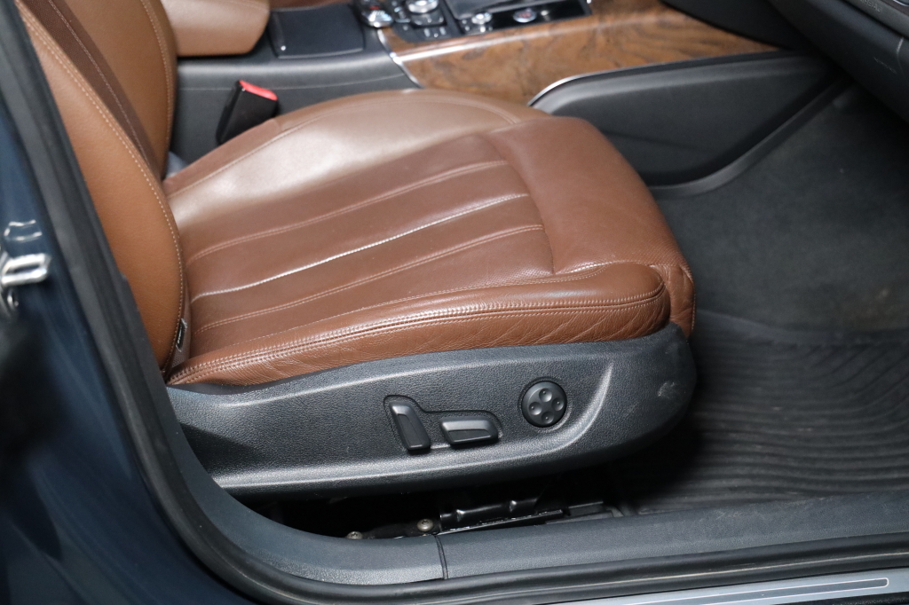 Audi A6 2012 photo 9