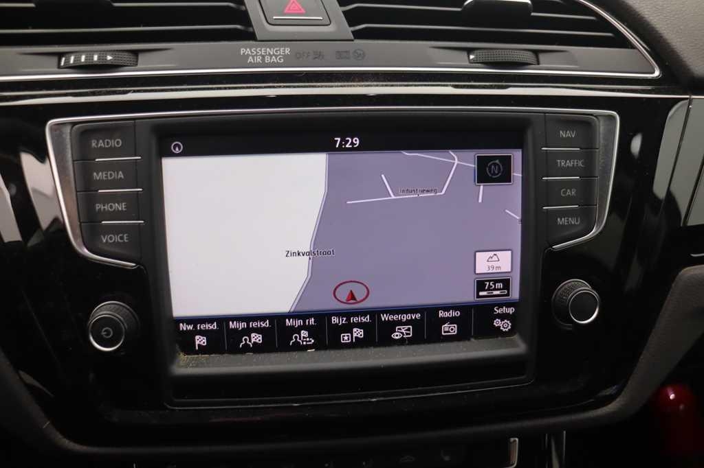 Volkswagen Touran 2016 фото 2