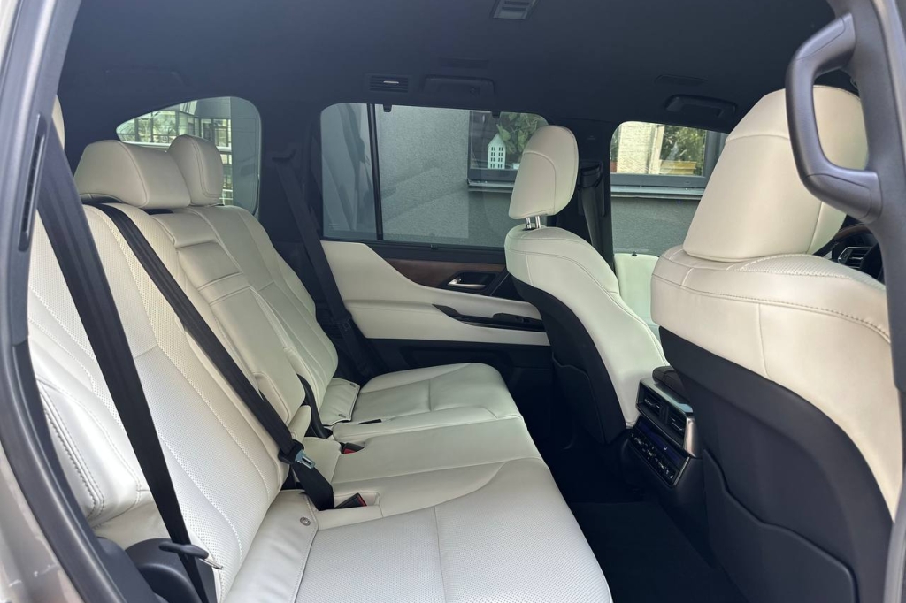 Lexus LX 500d 2022 photo 16
