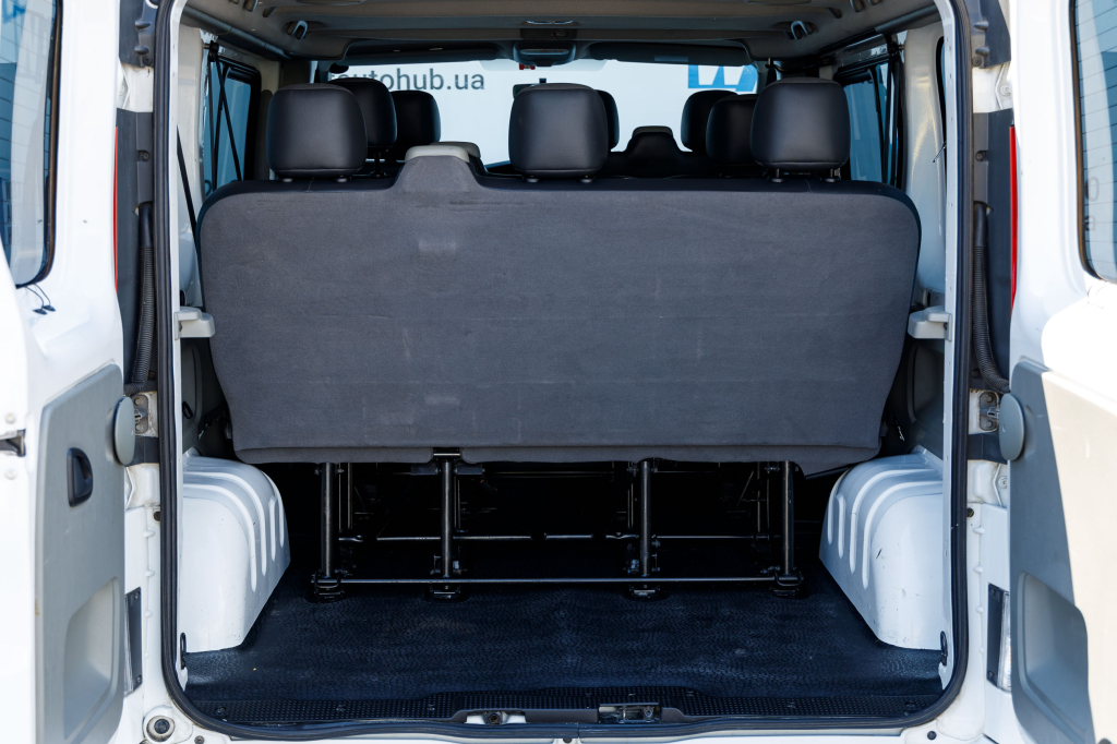 Renault Trafic пасс. 2012 фото 9