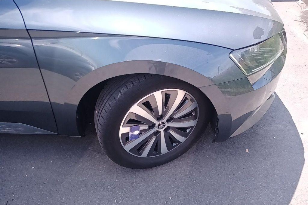 Skoda Superb Combi 2017 photo 19