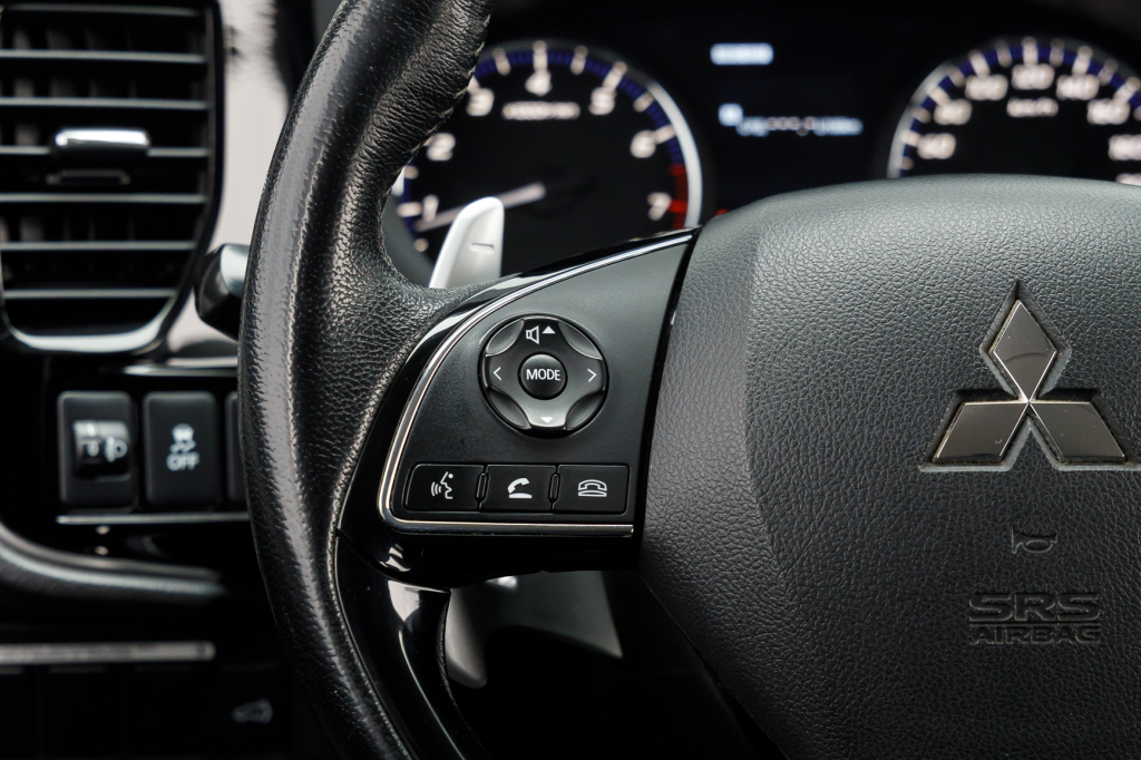 Mitsubishi Outlander 2018 фото 21