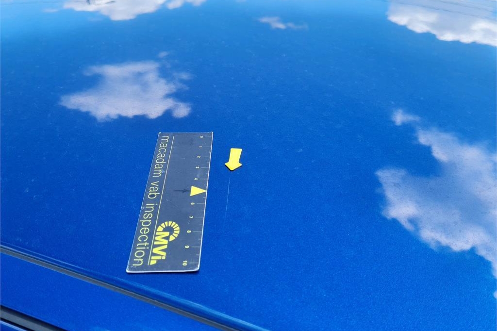 Jaguar XE 2016 фото 13