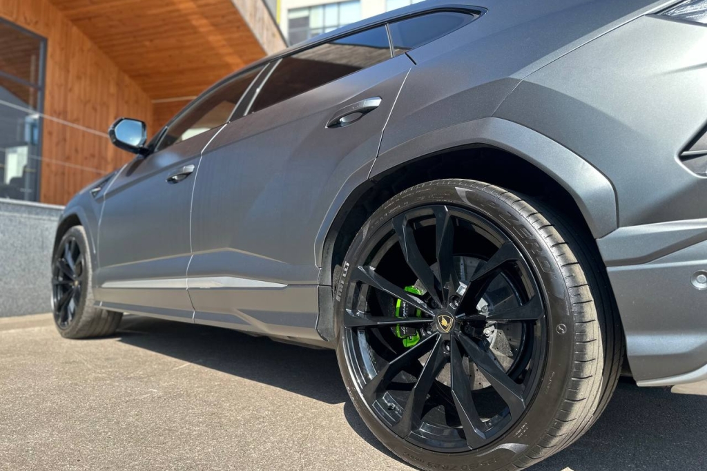 Lamborghini Urus 2019 фото 9