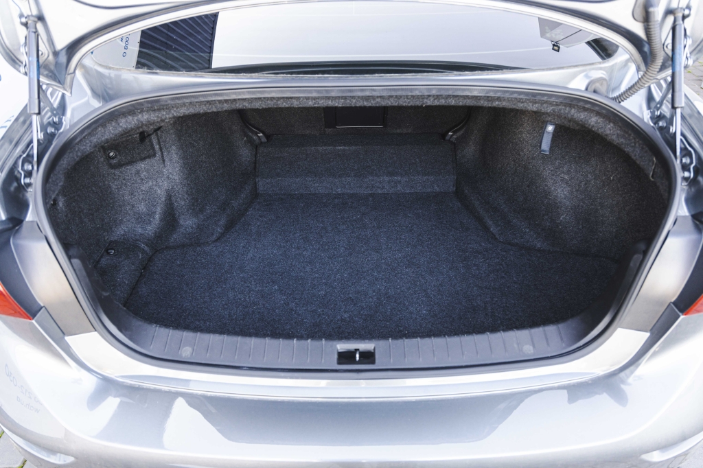 Infiniti Q50 2017 фото 35