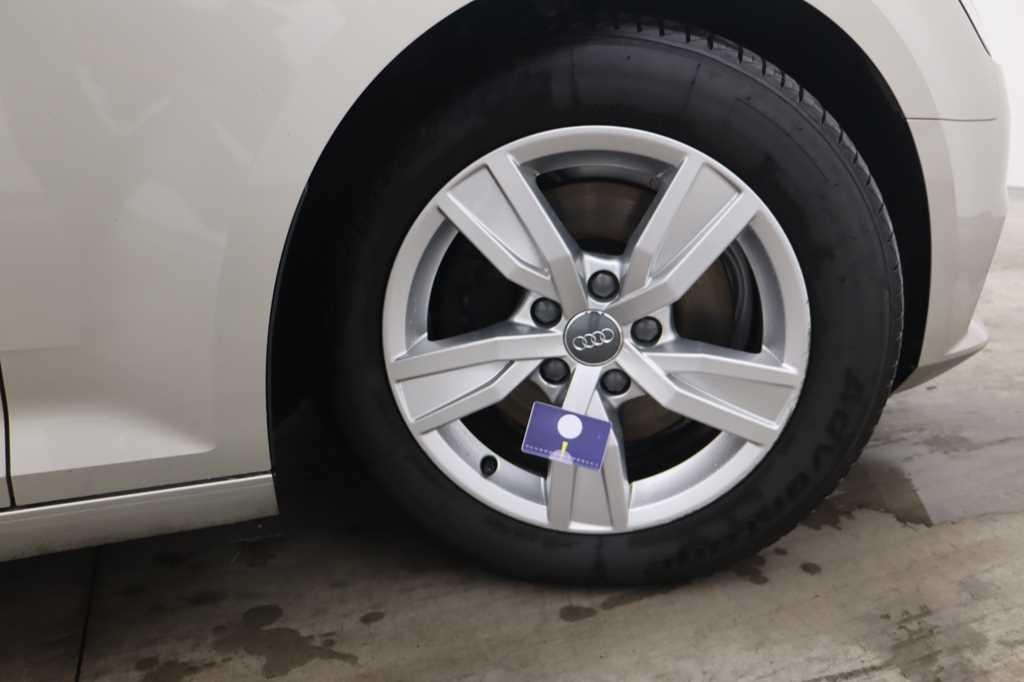 Audi A4 Avant 2016 фото 12