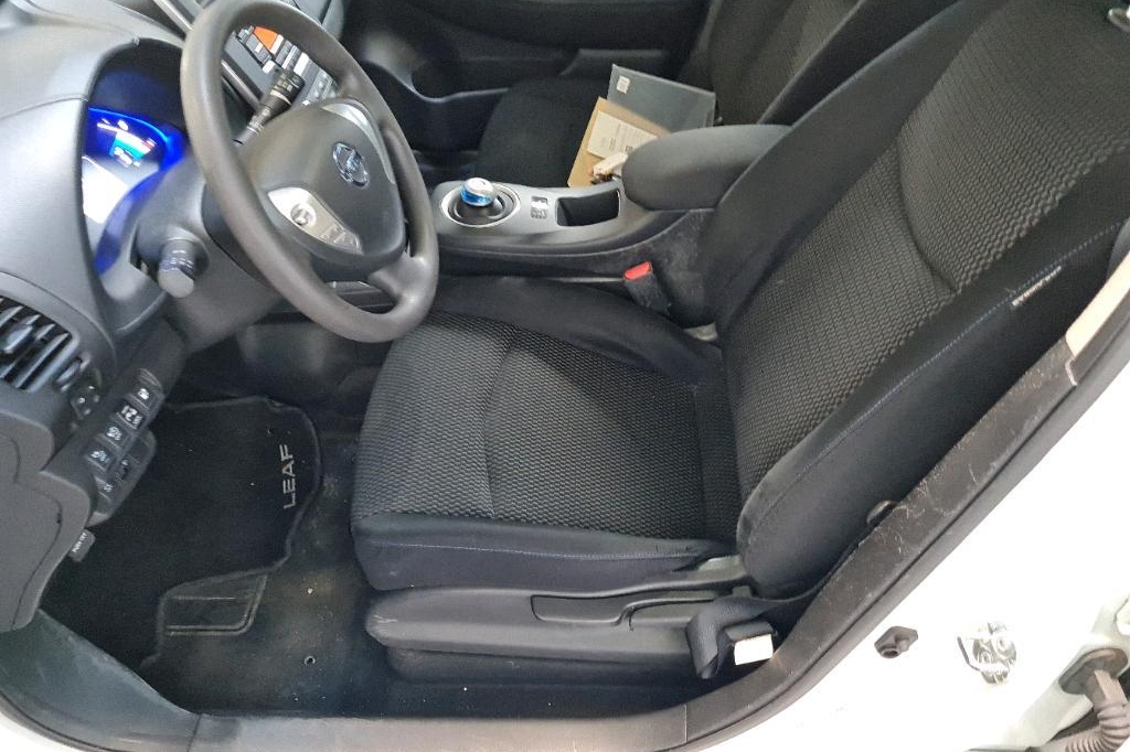 Nissan Leaf 2016 фото 13