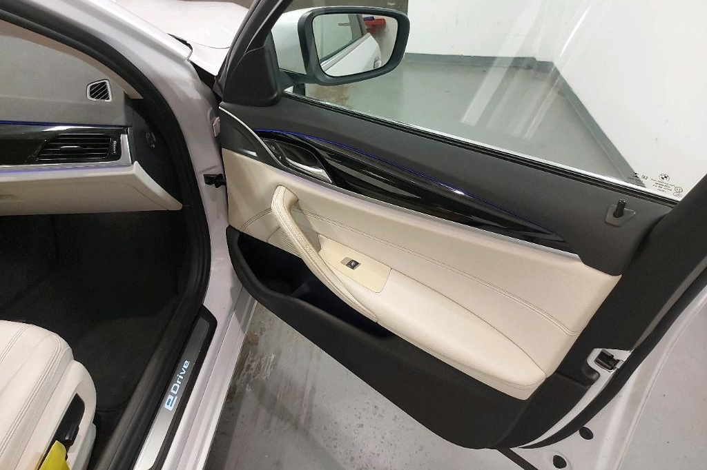 BMW 5 Series 2017 photo 18