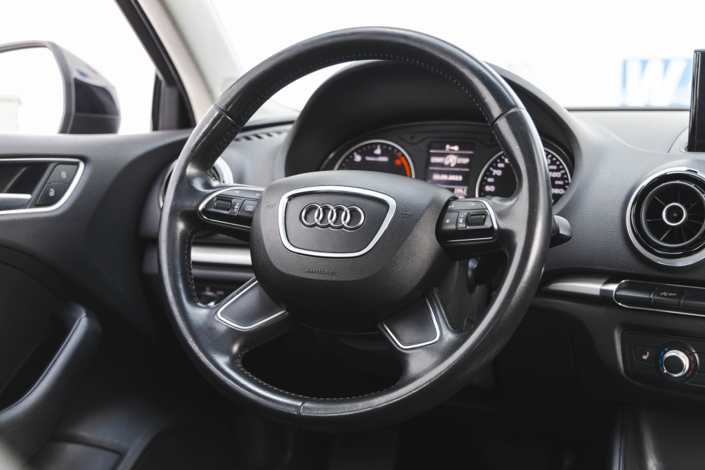 Audi A3 2015 photo 18