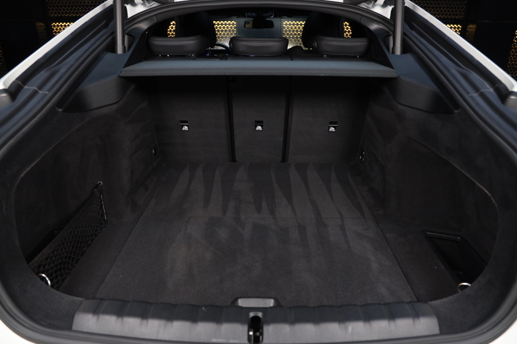 BMW i4 2023 фото 15