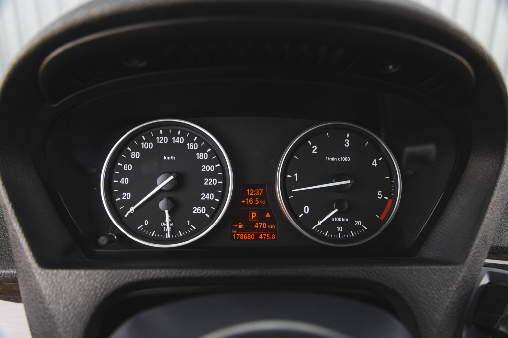 BMW X5 2010 фото 20