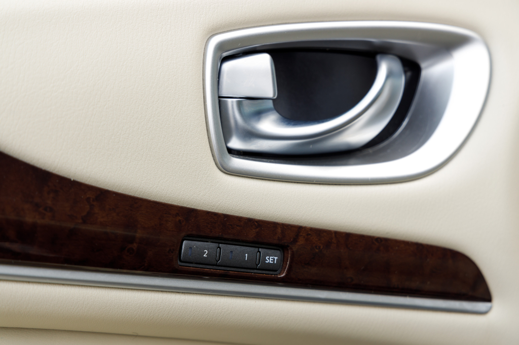 Infiniti QX60 HYBRID 2017 фото 32