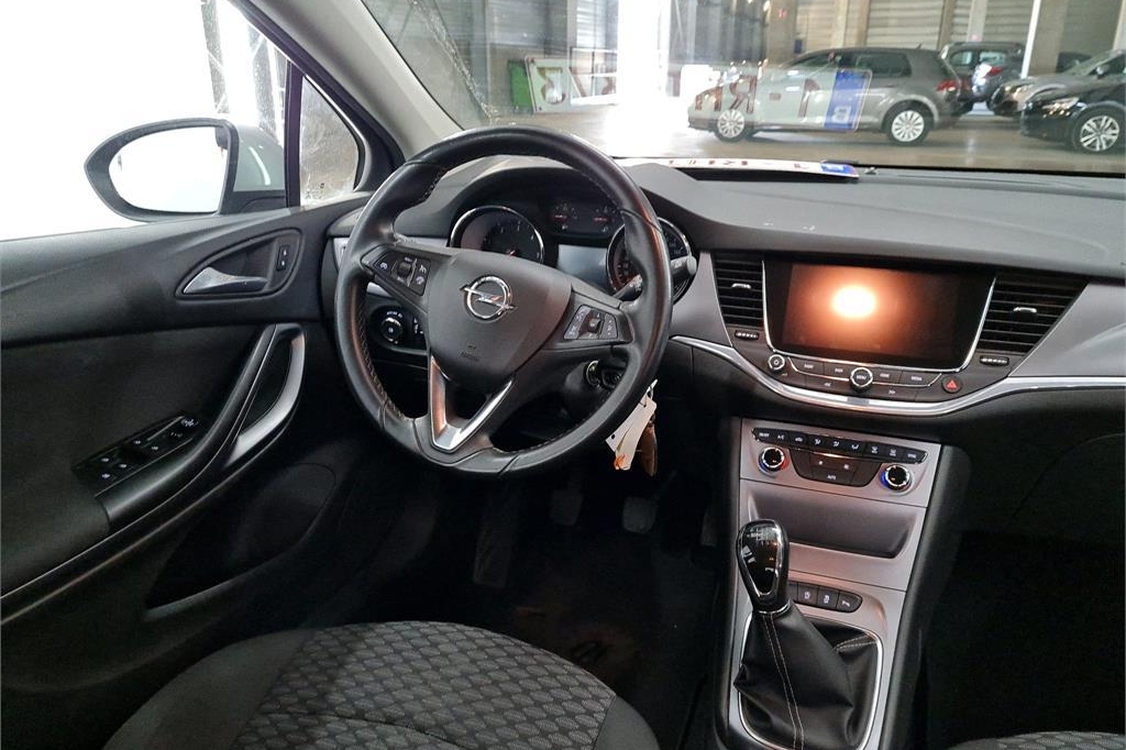 Opel Astra Sports Tourer 2017 фото 2