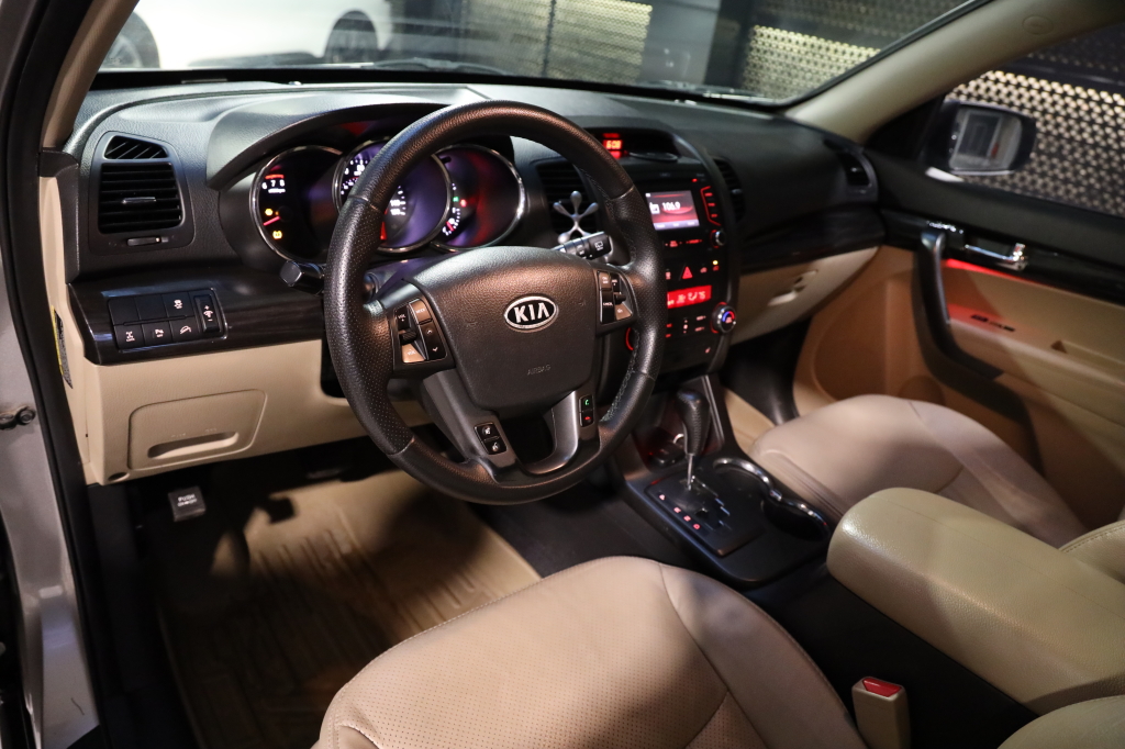 Kia Sorento 2012 photo 22