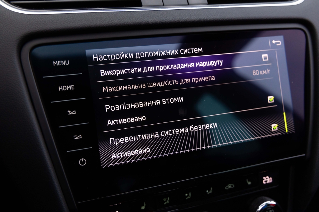 Skoda Octavia Laurin & Klement 2020 photo 33