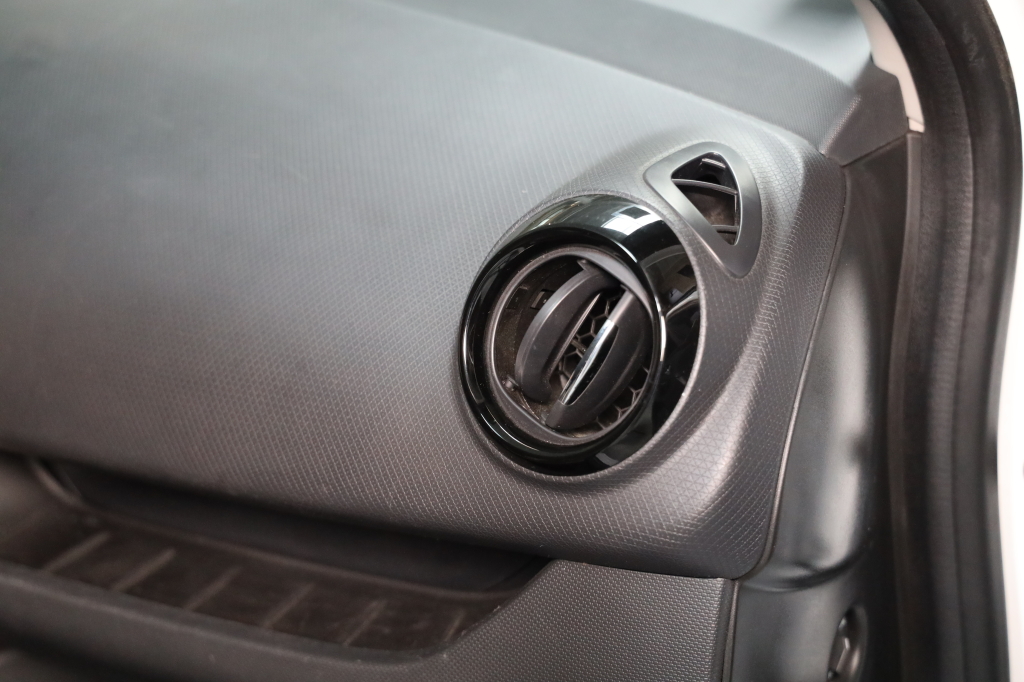 Renault Clio 2015 фото 18