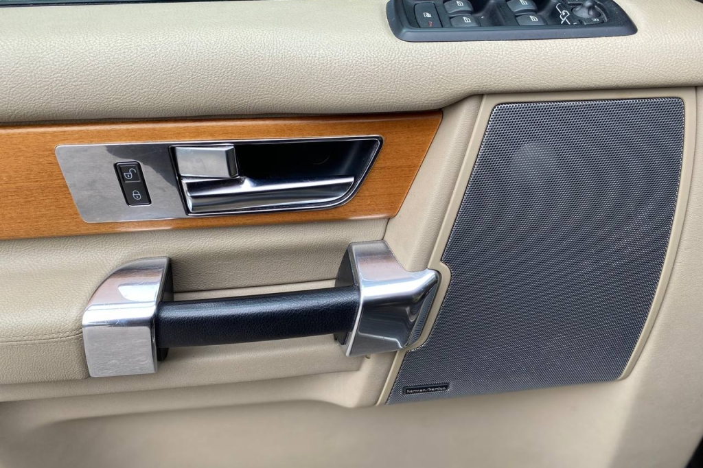 Land Rover Discovery 2012 фото 6