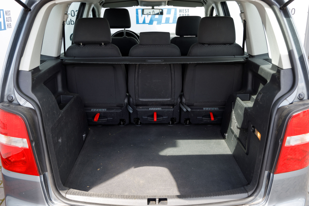 Volkswagen Touran MPI 2003 photo 25