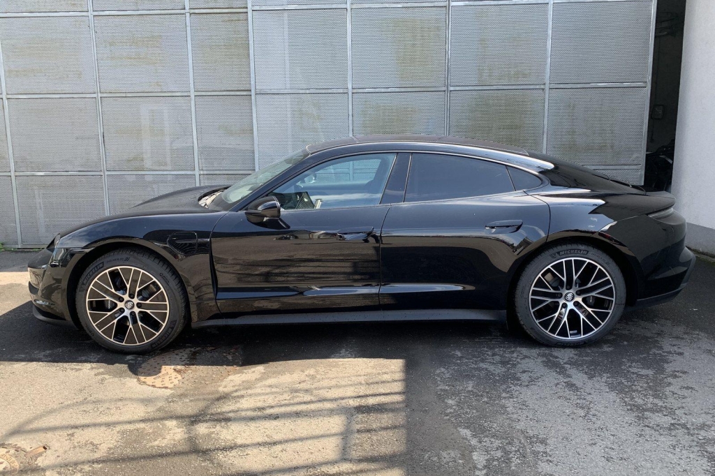 Porsche Taycan 2021 photo 6