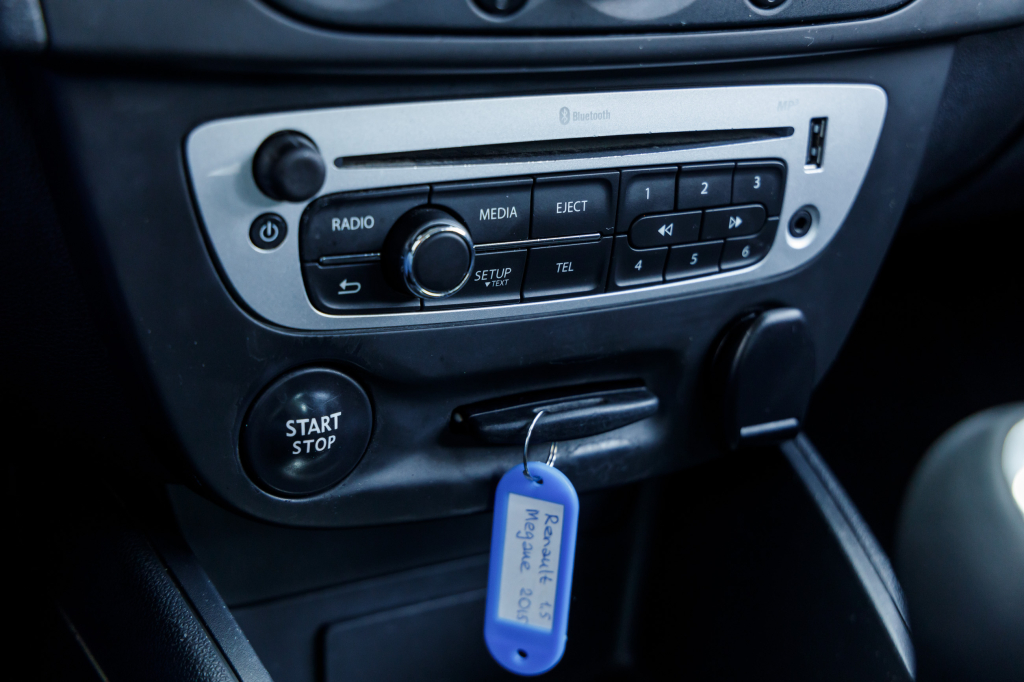 Renault Megane 2015 фото 17