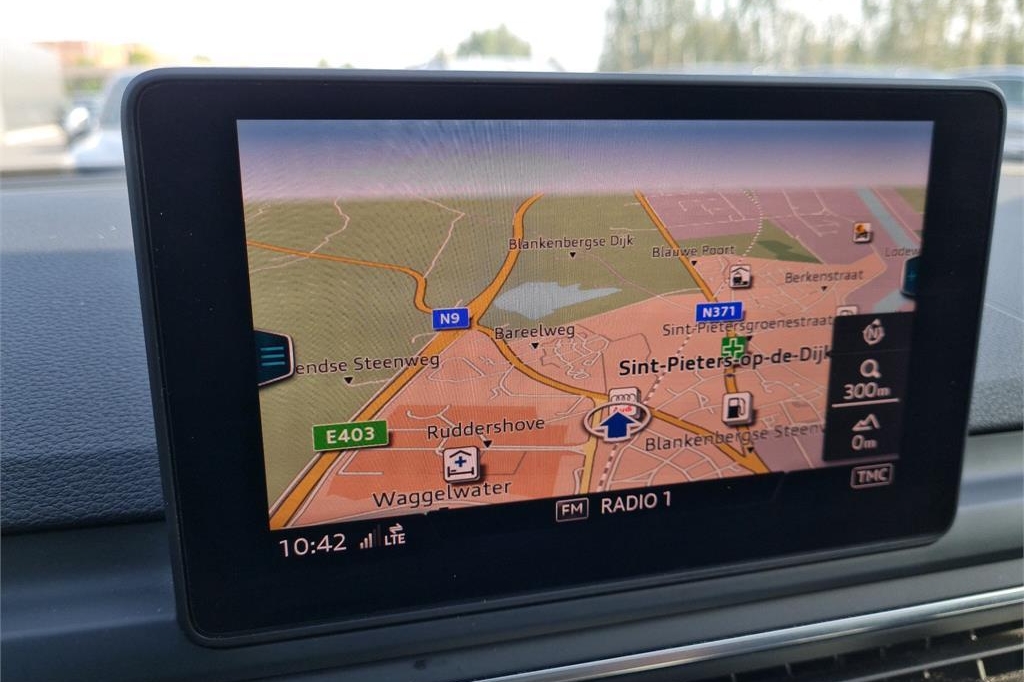 Audi A4 Avant 2018 photo 6