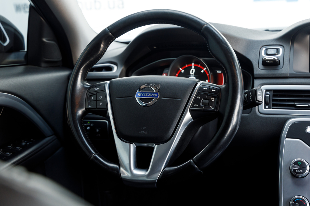Volvo V70 D4 AWD фото 7