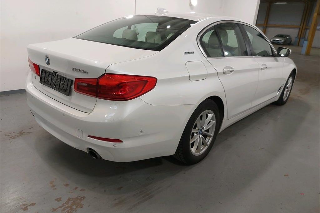 BMW 5 Series 2017 photo 3